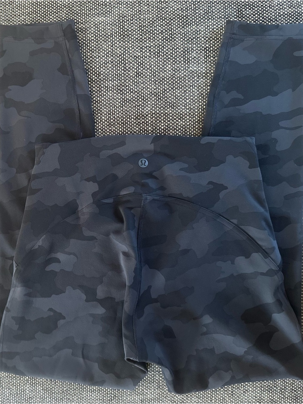 Lululemon Align High-Rise Leggings Size 6
Heritage 365 Camo Deep Coal Multi